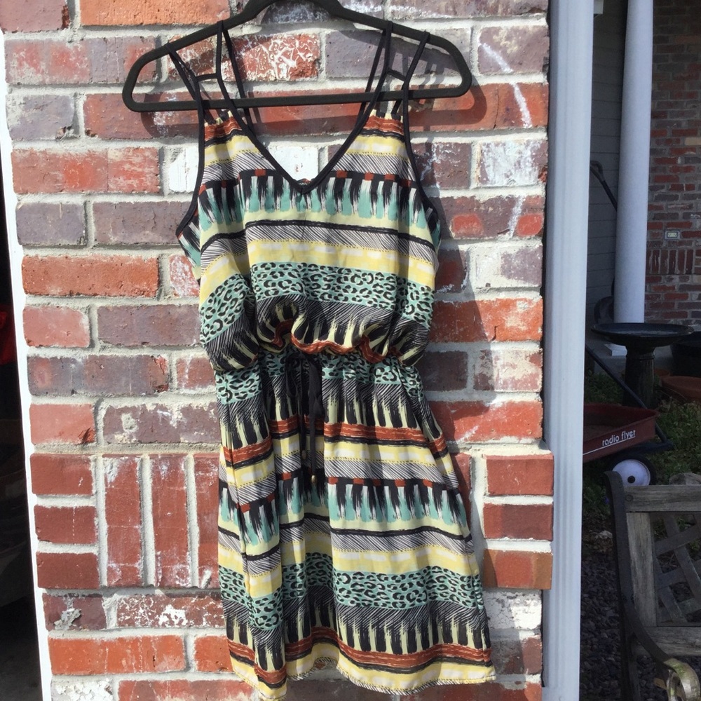 City triangles dress with cute spaghetti strap